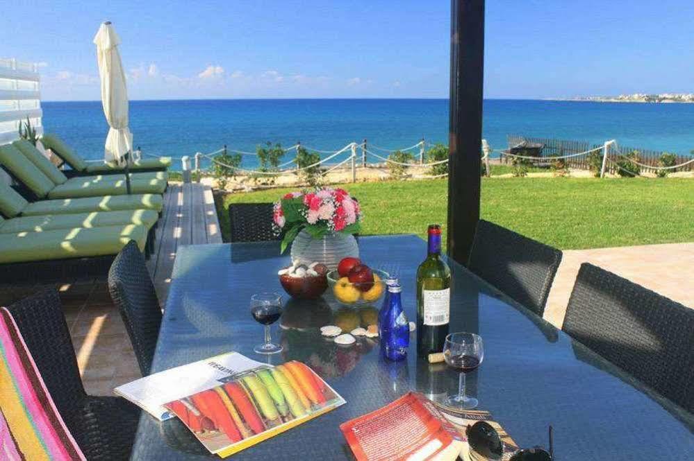 Blue Coral Beach Villas Paphos Exteriör bild