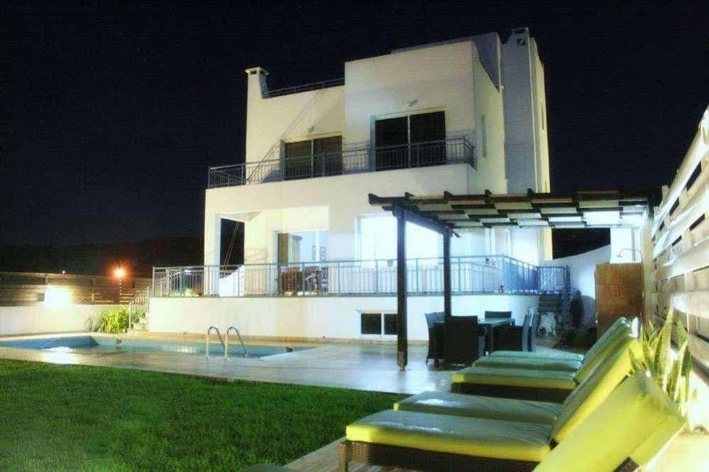 Blue Coral Beach Villas Paphos Exteriör bild